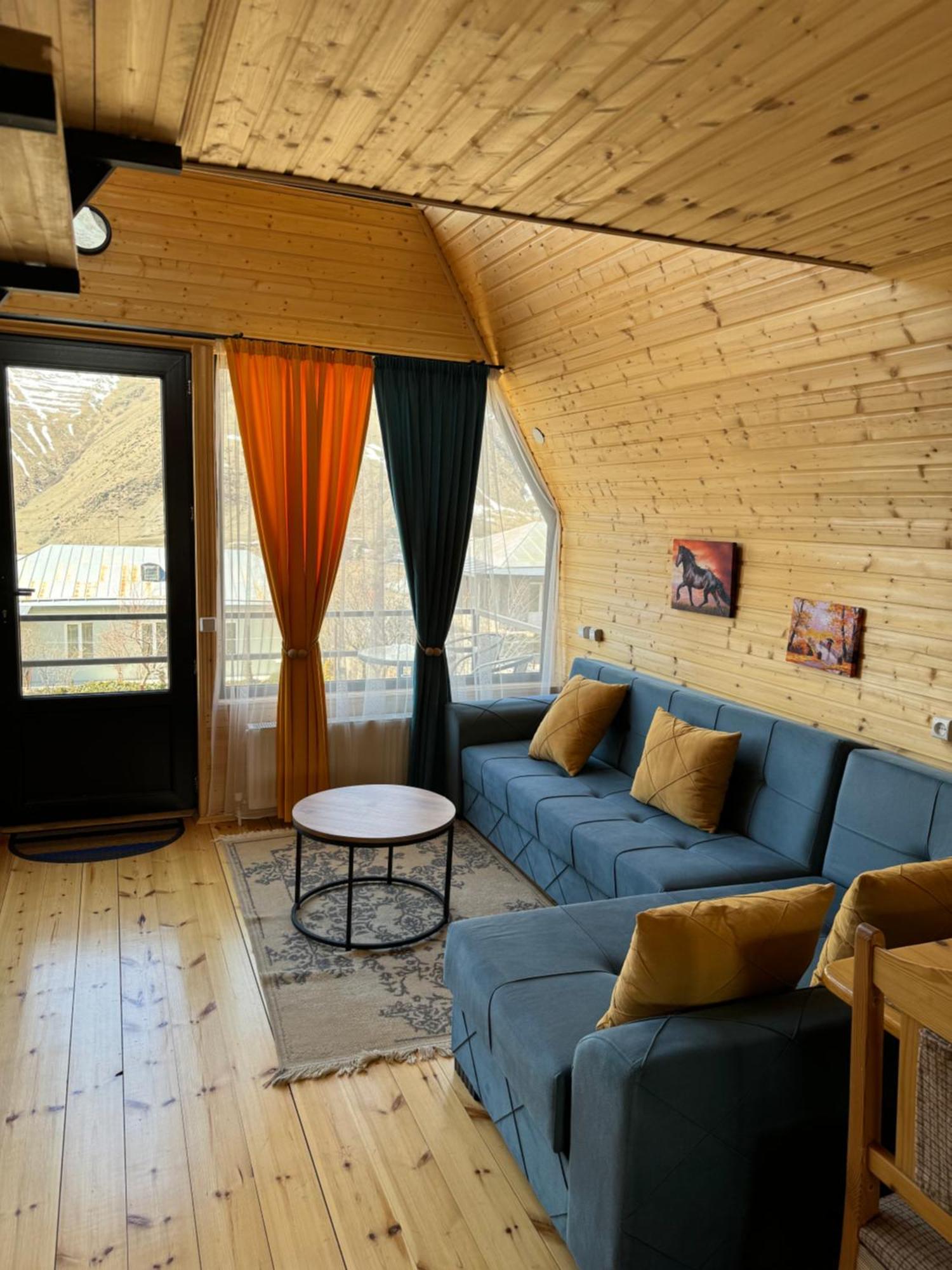 Qusha Cottage Kazbegi Eksteriør bilde