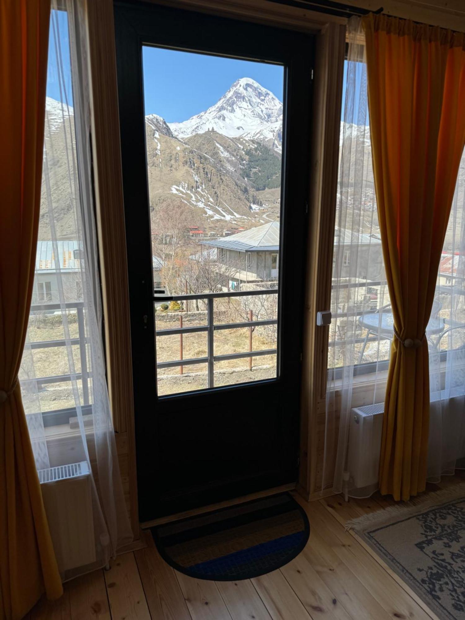 Qusha Cottage Kazbegi Eksteriør bilde