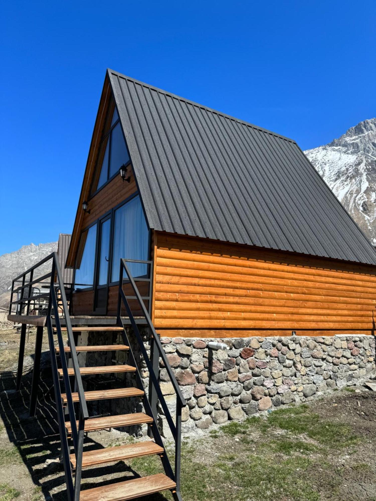 Qusha Cottage Kazbegi Eksteriør bilde